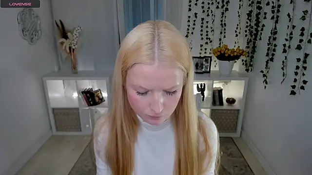 Laly Peach online show from March 16, 3:59 pm