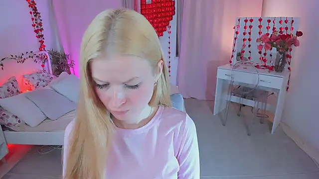 Laly Peach online show from February 15, 8:35 am