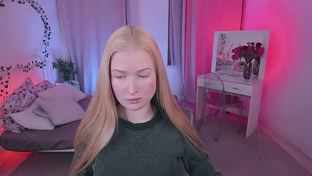 Laly Peach online show from February 9, 7:17 am