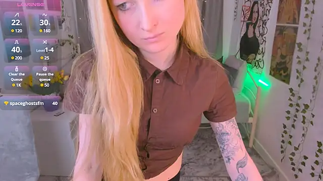 Laly Peach online show from February 12, 7:35 pm