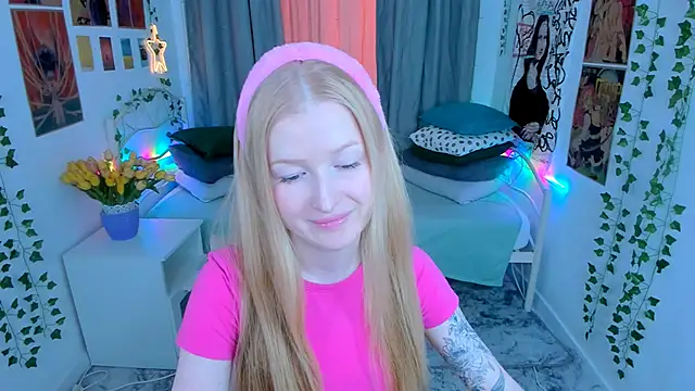 Laly Peach online show from March 1, 3:49 pm