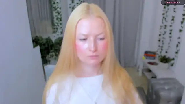 Laly Peach online show from May 27, 11:06 am