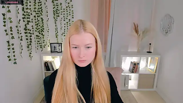 Laly Peach online show from November 21, 4:17 pm