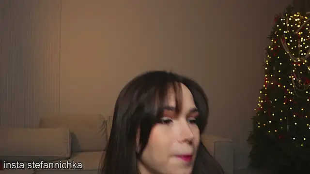Snapshot of stefannichka chatting on December 5, 9:01 pm stefannichka online show from December 5, 9:01 pm