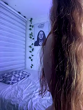 Snapshot of Niky_Love chatting on December 2, 4:25 am Niky Love online show from December 2, 4:25 am