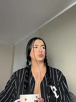 Snapshot of Samispank chatting on May 25, 1:43 pm Samispank online show from May 25, 1:43 pm