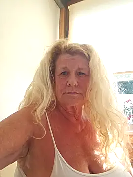 Snapshot of THESensualhorny chatting on October 7, 2:18 pm THESensualhorny online show from October 7, 2:18 pm