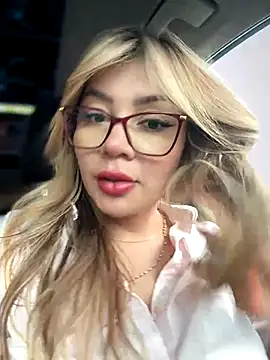 Snapshot of DIANITA_1988 chatting on October 29, 4:28 pm DIANITA 1988 online show from October 29, 4:28 pm