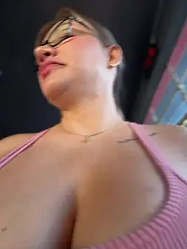 Snapshot of DIANITA_1988 chatting on July 1, 12:49 pm DIANITA 1988 online show from July 1, 12:49 pm