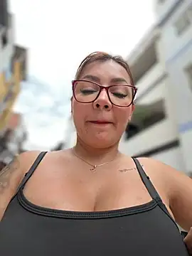 Snapshot of DIANITA_1988 chatting on July 13, 5:56 pm DIANITA 1988 online show from July 13, 5:56 pm