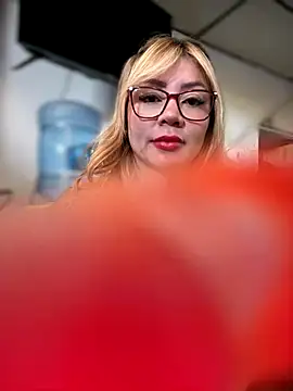DIANITA 1988 online show from October 16, 3:09 pm