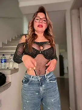 Snapshot of DIANITA_1988 chatting on June 15, 3:55 pm DIANITA 1988 online show from June 15, 3:55 pm