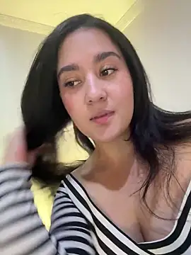 Snapshot of Nina_lovi chatting on December 7, 11:29 pm Nina lovi online show from December 7, 11:29 pm