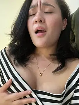 Snapshot of Nina_lovi chatting on January 10, 11:29 pm Nina lovi online show from January 10, 11:29 pm