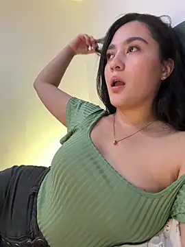 Snapshot of Nina_lovi chatting on January 28, 3:15 am Nina lovi online show from January 28, 3:15 am