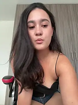 Nina lovi online show from June 16, 10:10 pm