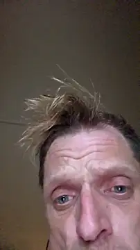 Snapshot of Svenslut chatting on October 19, 8:44 pm Svenslut online show from October 19, 8:44 pm