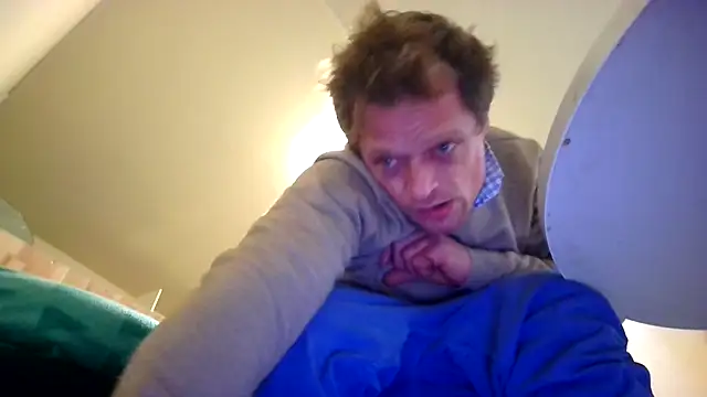 Snapshot of Svenslut chatting on February 11, 11:53 am Svenslut online show from February 11, 11:53 am