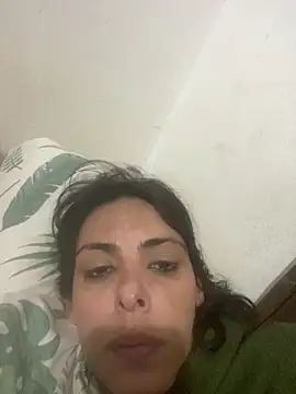 Snapshot of Sarah-safada chatting on June 1, 1:17 am Sarah-safada online show from June 1, 1:17 am
