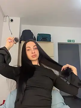 Snapshot of MeganHopeX chatting on February 4, 7:07 am MeganHopeX online show from February 4, 7:07 am