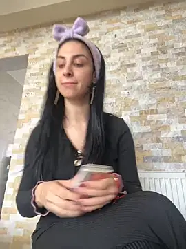 Snapshot of MeganHopeX chatting on March 19, 11:06 am MeganHopeX online show from March 19, 11:06 am
