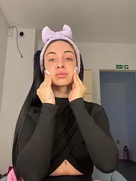 Snapshot of MeganHopeX chatting on January 30, 7:29 am MeganHopeX online show from January 30, 7:29 am