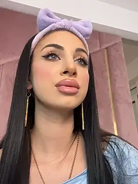 Snapshot of MeganHopeX chatting on January 19, 9:44 am MeganHopeX online show from January 19, 9:44 am