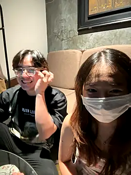 Snapshot of KayNguyenn chatting on October 19, 5:26 pm KayNguyenn online show from October 19, 5:26 pm