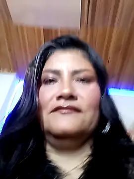 Snapshot of salomexlove_20 chatting on April 21, 1:07 pm salomexlove 20 online show from April 21, 1:07 pm