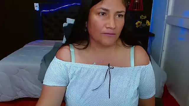 Snapshot of salomexlove_20 chatting on February 22, 5:35 pm salomexlove 20 online show from February 22, 5:35 pm