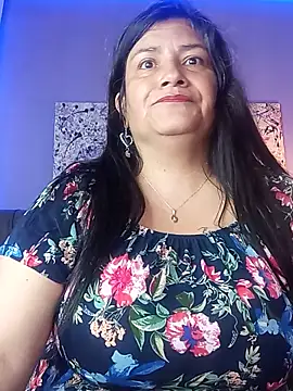 Snapshot of salomexlove_20 chatting on June 6, 1:38 pm salomexlove 20 online show from June 6, 1:38 pm
