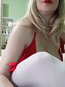Snapshot of Vivian115 chatting on June 9, 8:32 pm Vivian115 online show from June 9, 8:32 pm