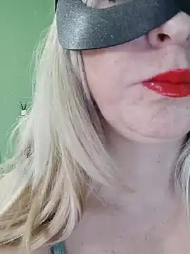 Snapshot of Vivian115 chatting on June 12, 8:28 pm Vivian115 online show from June 12, 8:28 pm