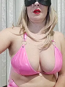 Snapshot of Vivian115 chatting on October 20, 6:30 pm Vivian115 online show from October 20, 6:30 pm