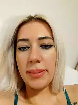 Snapshot of Fuck-Gina chatting on January 4, 12:16 am Fuck-Gina online show from January 4, 12:16 am