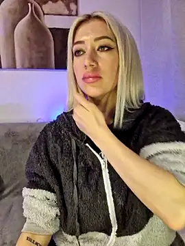 Snapshot of Fuck-Gina chatting on February 12, 12:48 am Fuck-Gina online show from February 12, 12:48 am