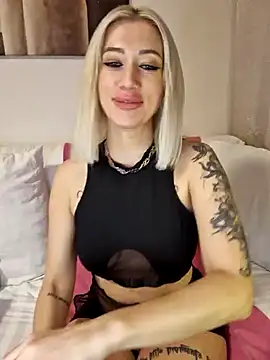 Snapshot of Fuck-Gina chatting on February 1, 11:48 pm Fuck-Gina online show from February 1, 11:48 pm