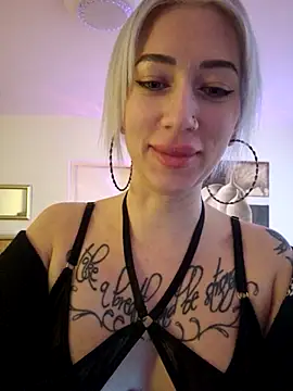 Snapshot of Fuck-Gina chatting on March 18, 5:12 am Fuck-Gina online show from March 18, 5:12 am