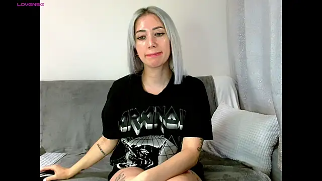 Snapshot of Fuck-Gina chatting on October 9, 4:13 am Fuck-Gina online show from October 9, 4:13 am