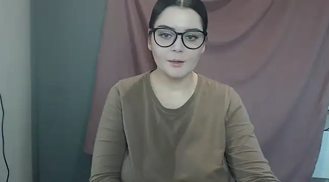 ohhhMie online show from February 15, 5:07 pm