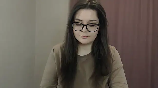 ohhhMie online show from March 22, 4:37 pm