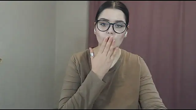 ohhhMie online show from February 20, 7:19 pm