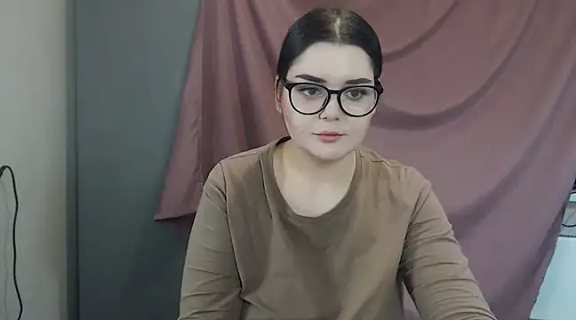 ohhhMie online show from February 11, 6:55 pm