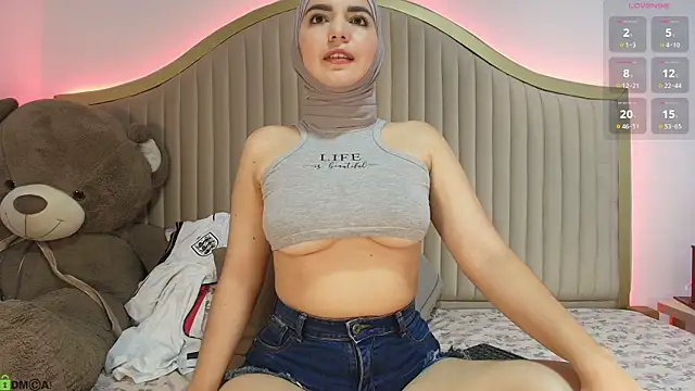 Snapshot of dalilasaadi_ chatting on July 1, 1:55 pm dalilasaadi online show from July 1, 1:55 pm