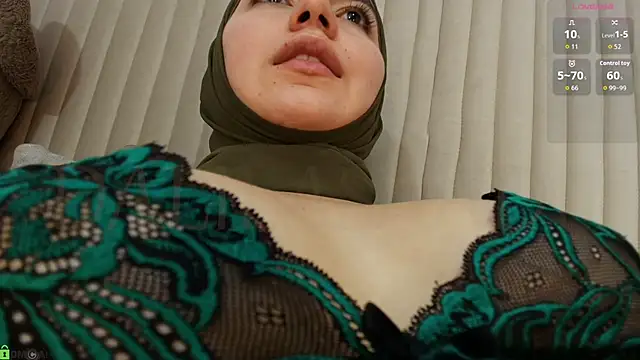 dalilasaadi  online show from April 8, 3:41 am