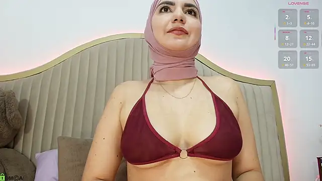 dalilasaadi  online show from March 12, 4:22 pm