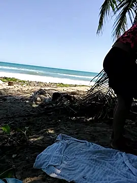 Snapshot of Luna-Natural chatting on October 10, 3:24 pm Luna-Natural online show from October 10, 3:24 pm