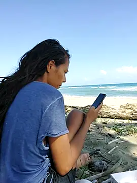 Snapshot of Luna-Natural chatting on November 3, 3:15 pm Luna-Natural online show from November 3, 3:15 pm