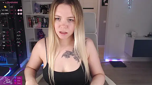 Emma Bryan online show from November 20, 7:25 pm