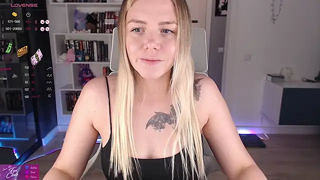 Emma Bryan online show from September 9, 8:40 pm